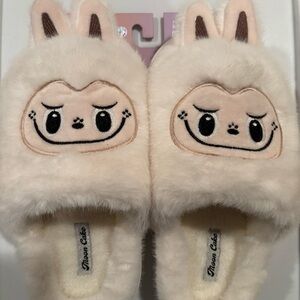 Moon Cake Labubu type women’s cozy slippers / size medium 7/8 / NEW with tags